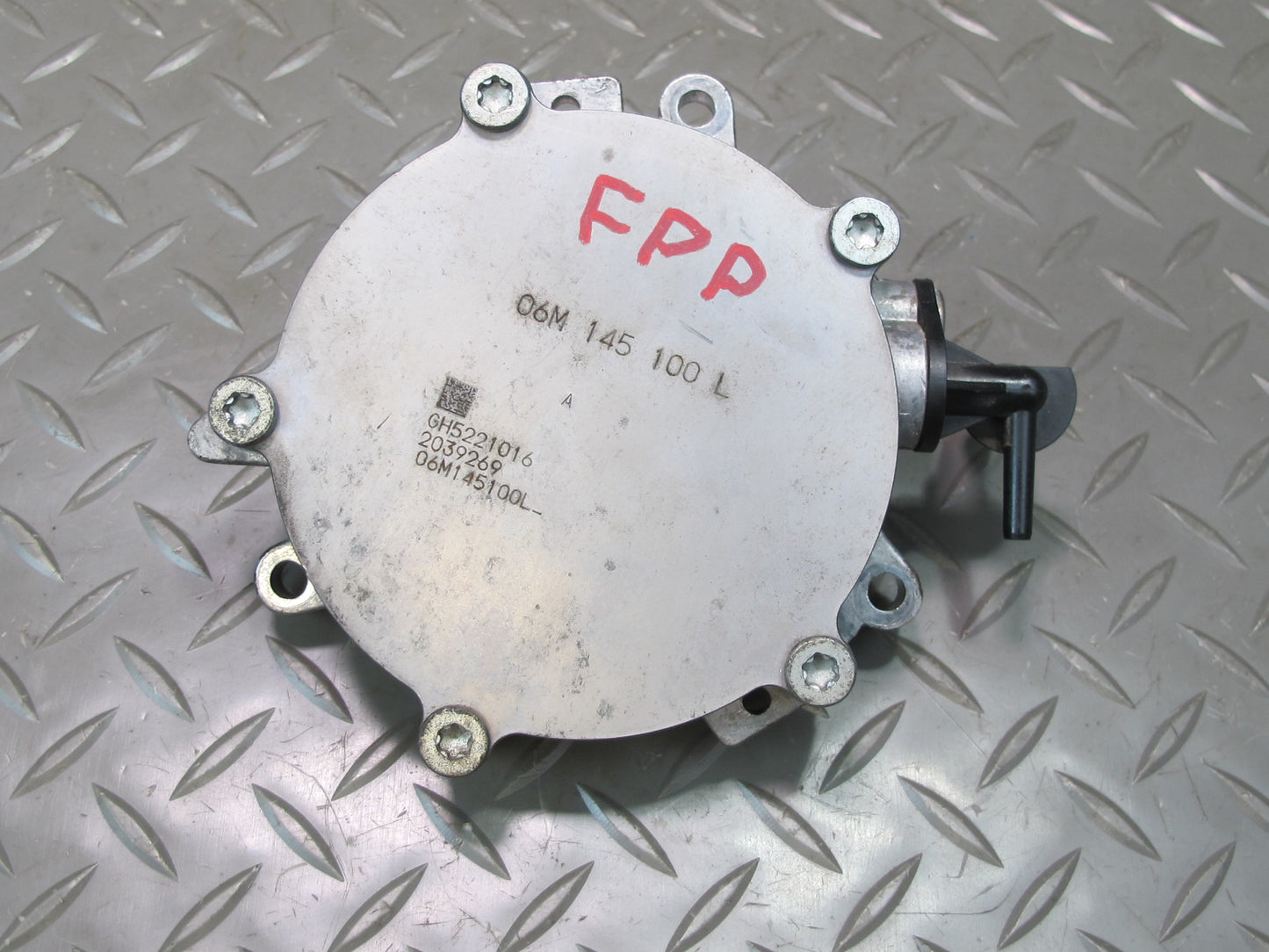 17-23 Porsche Panamera 971 2.9L Engine Motor Vacuum Pump 06M145100L