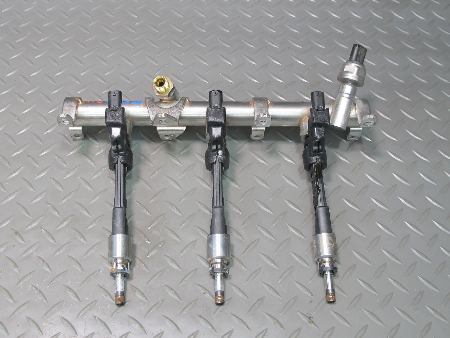17-18 Porsche Panamera 971 2.9L Left & Right Fuel Rail w Injectors 43k Miles
