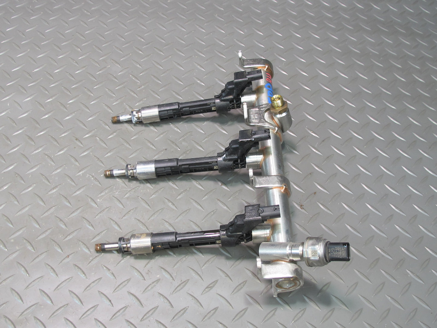 17-18 Porsche Panamera 971 2.9L Left & Right Fuel Rail w Injectors 43k Miles