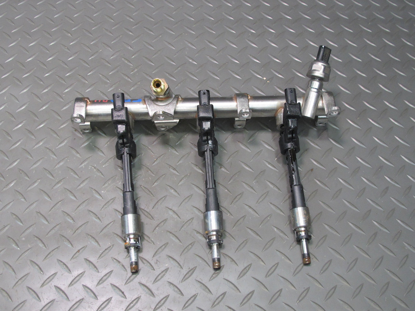 17-18 Porsche Panamera 971 2.9L Left & Right Fuel Rail w Injectors 43k Miles