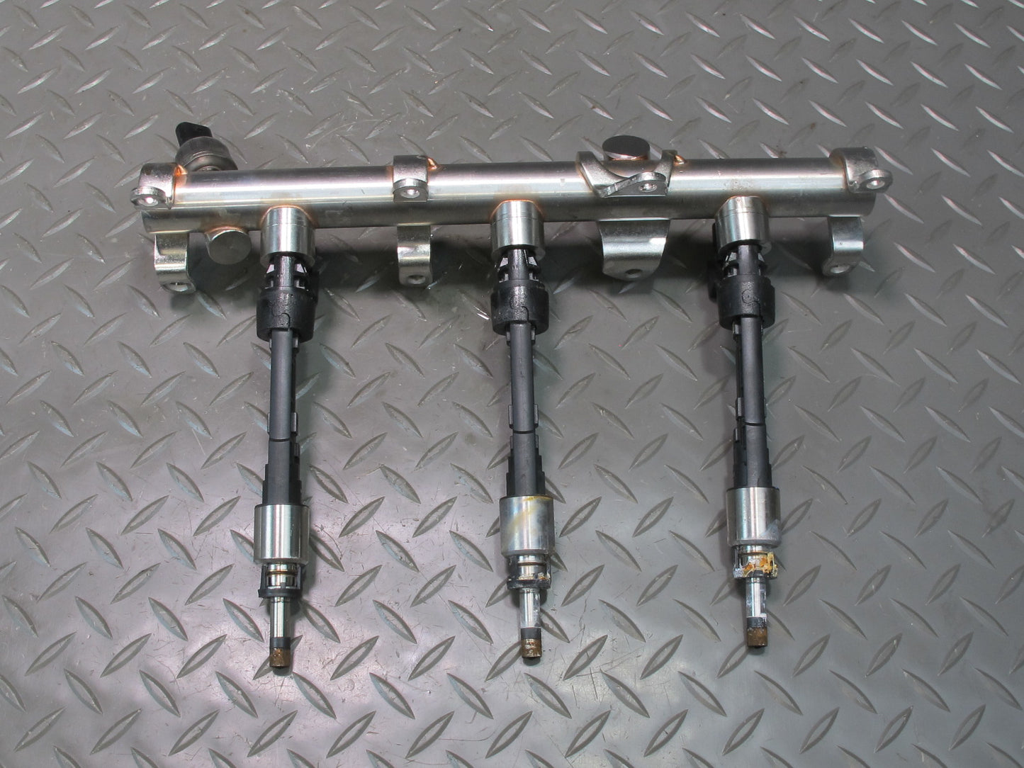 17-18 Porsche Panamera 971 2.9L Left & Right Fuel Rail w Injectors 43k Miles