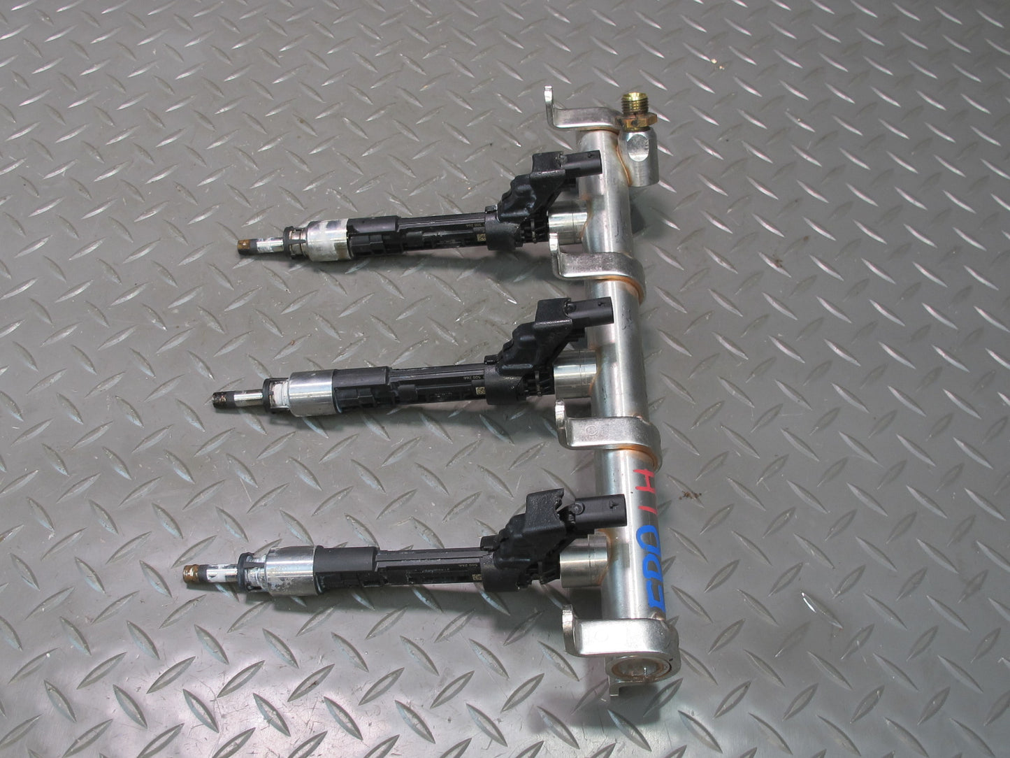 17-18 Porsche Panamera 971 2.9L Left & Right Fuel Rail w Injectors 43k Miles
