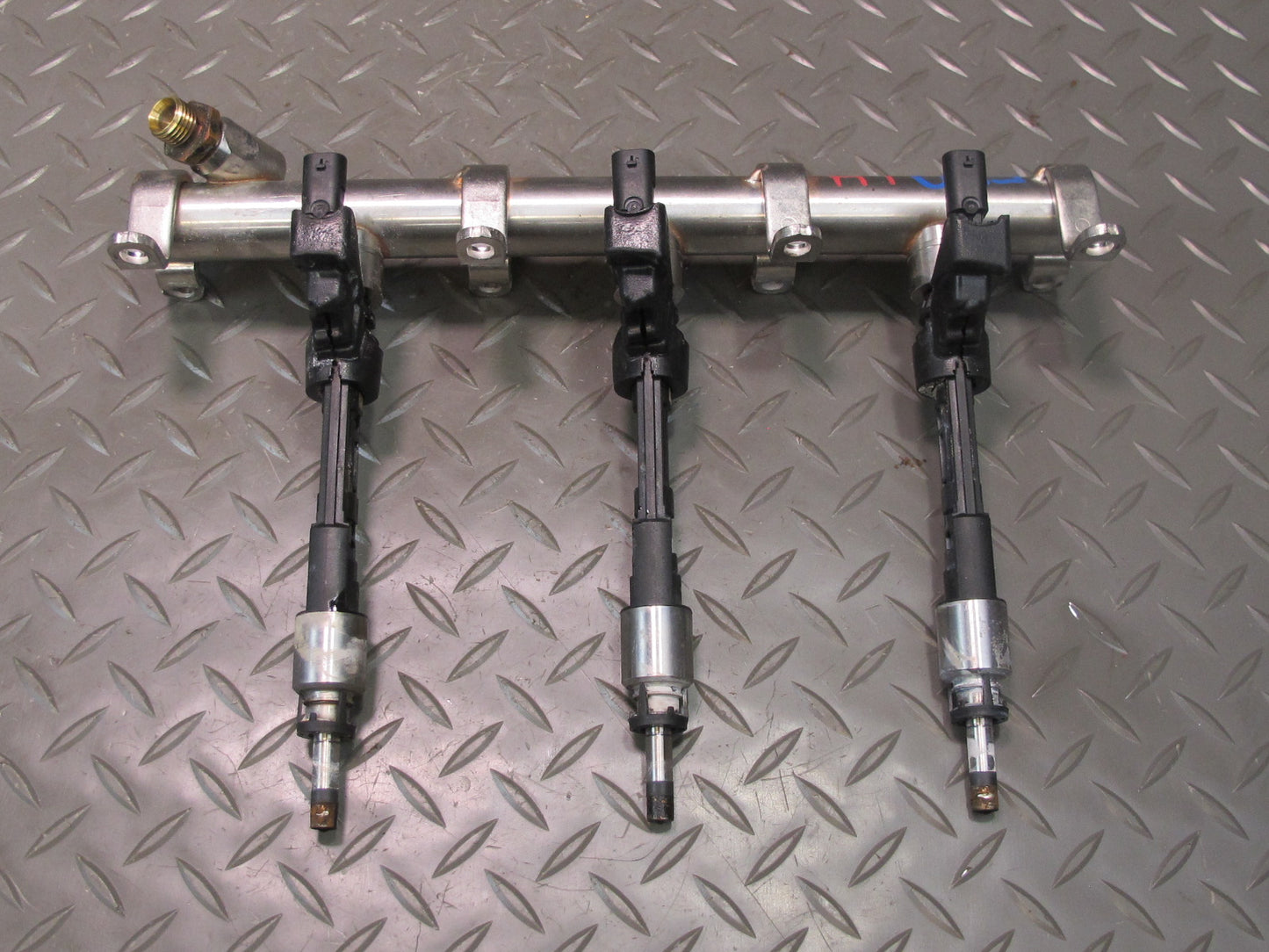17-18 Porsche Panamera 971 2.9L Left & Right Fuel Rail w Injectors 43k Miles