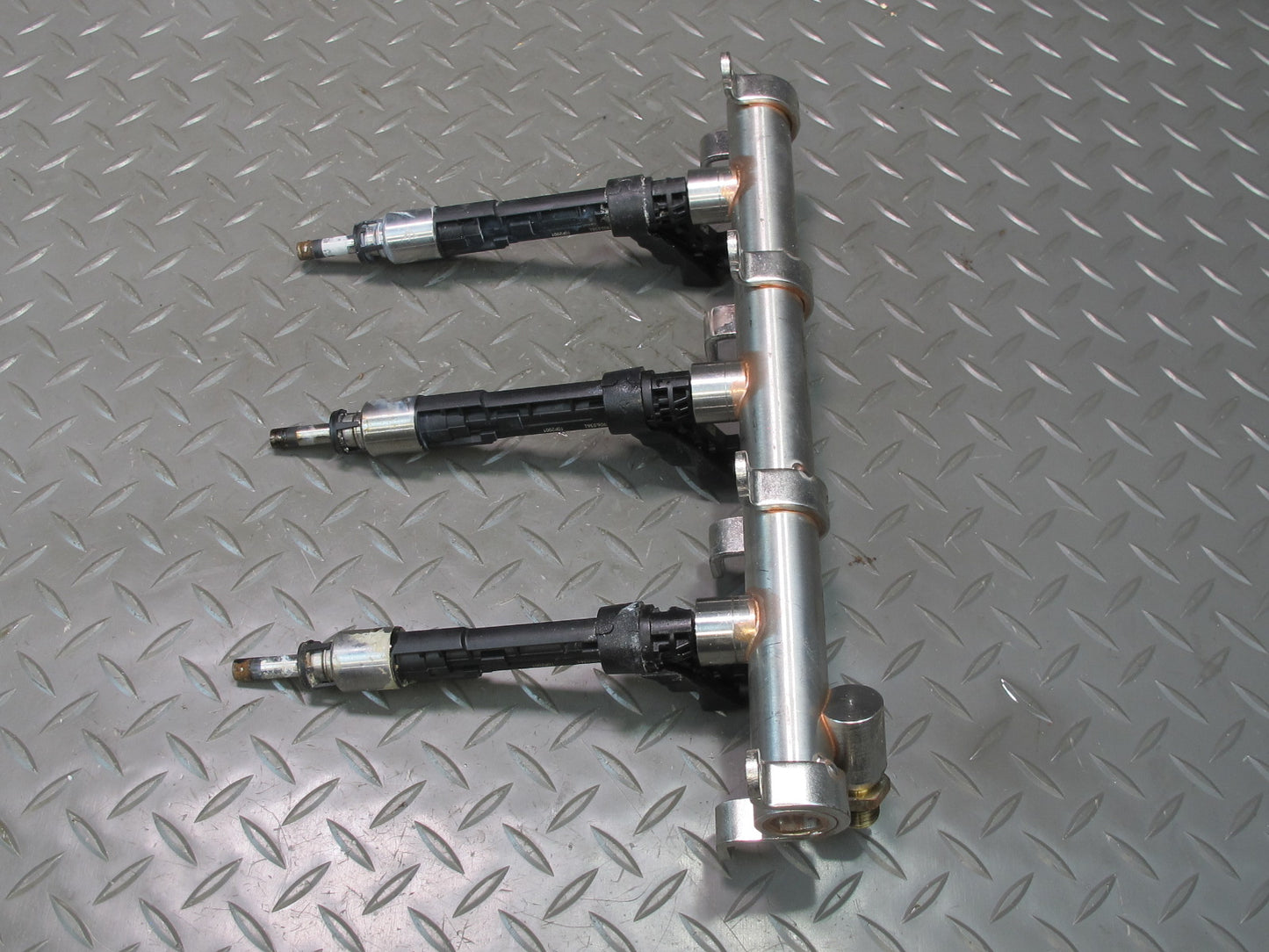 17-18 Porsche Panamera 971 2.9L Left & Right Fuel Rail w Injectors 43k Miles