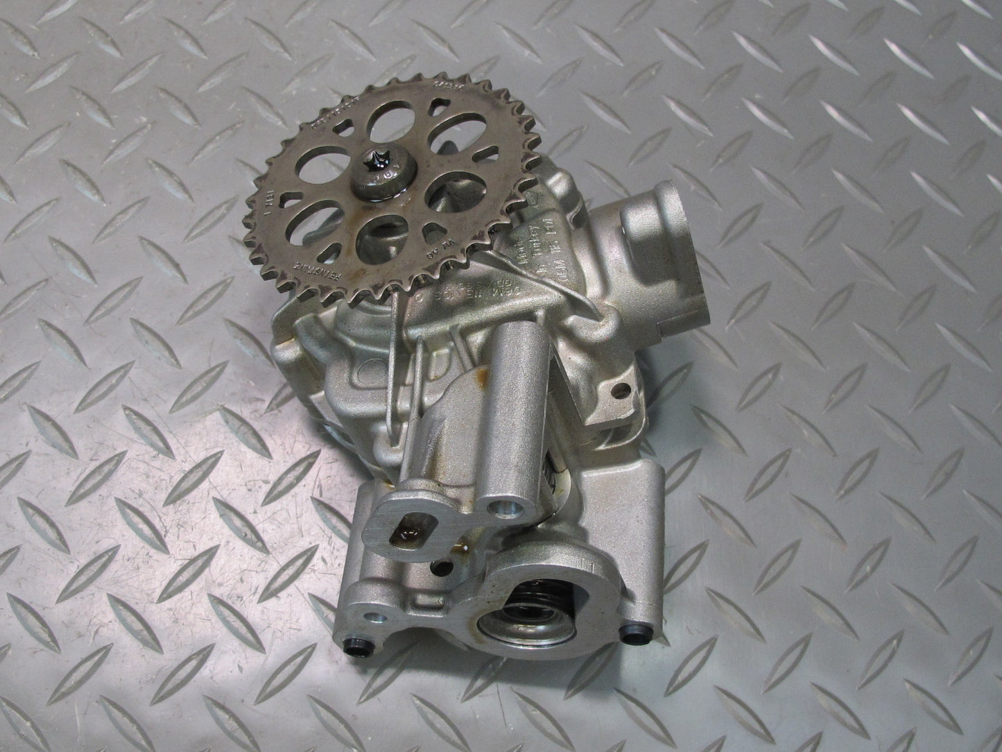 17-23 Porsche Panamera 971 2.9L Engine Motor Oil Pump w Sprocket 06M115P01