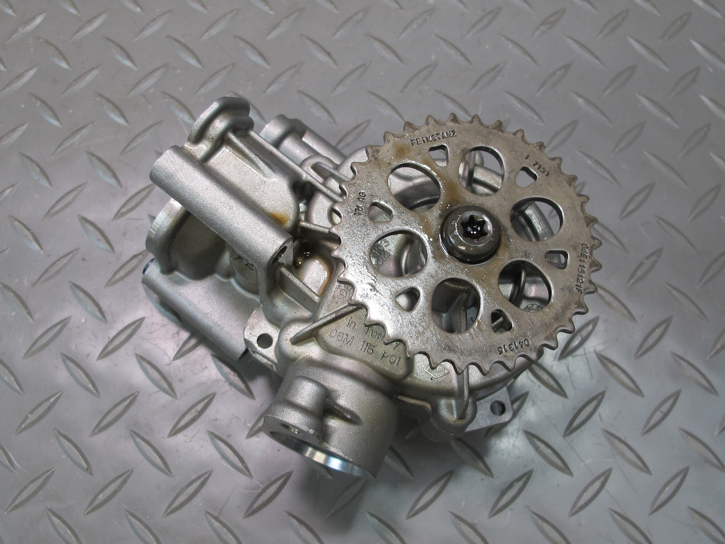 17-23 Porsche Panamera 971 2.9L Engine Motor Oil Pump w Sprocket 06M115P01