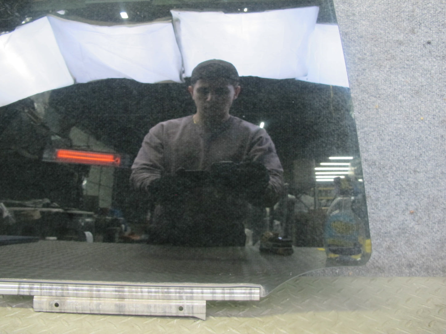 2003-2009 Lexus UZJ120L GX470 Rear Right Door Glass Window
