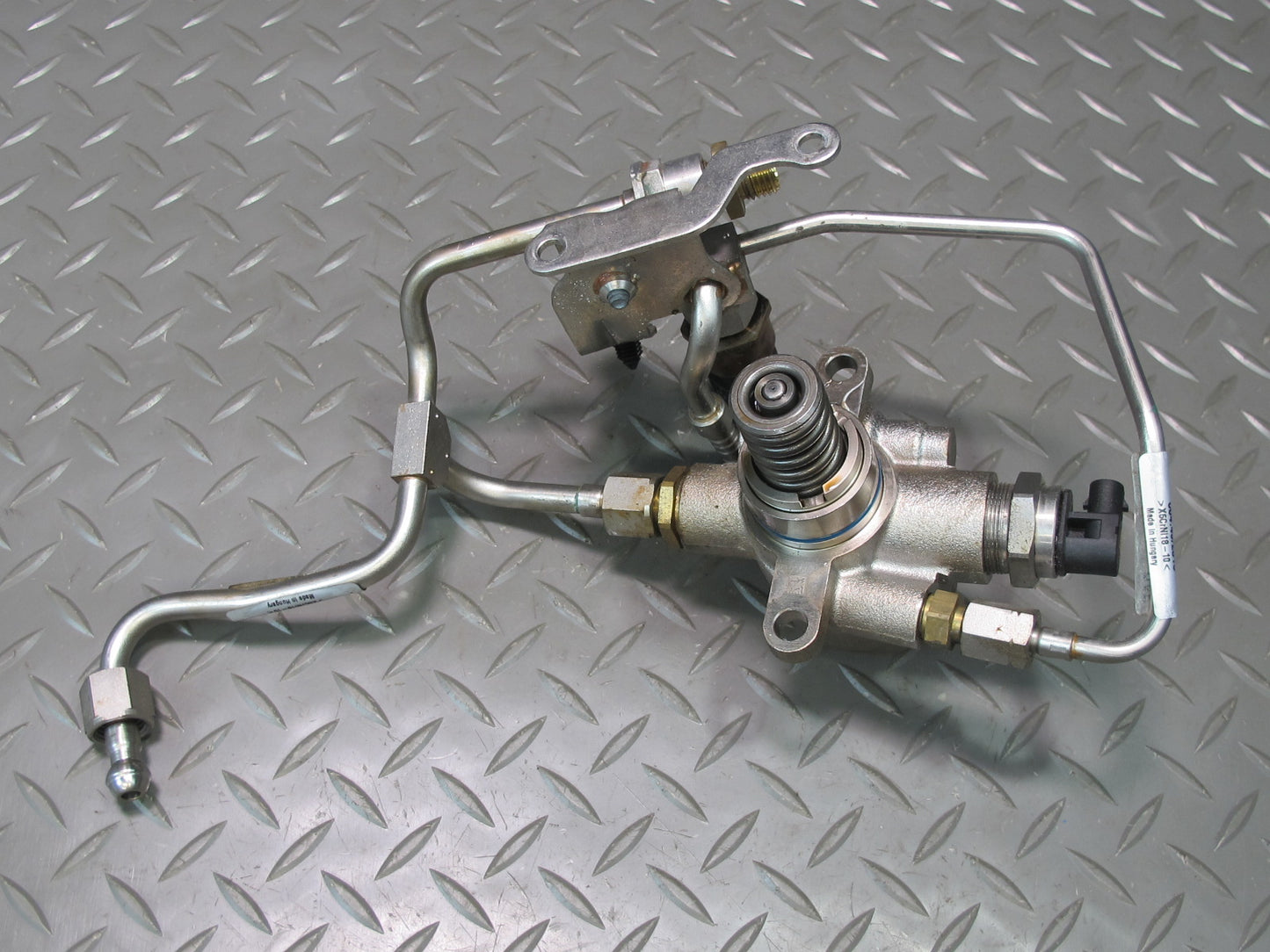 17-23 Porsche Panamera 971 2.9L High Pressure Fuel Pump w Lines