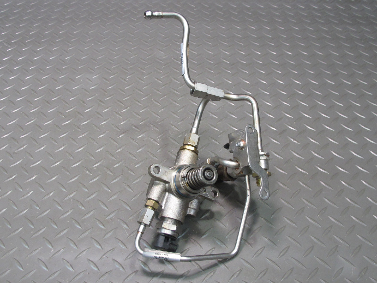 17-23 Porsche Panamera 971 2.9L High Pressure Fuel Pump w Lines