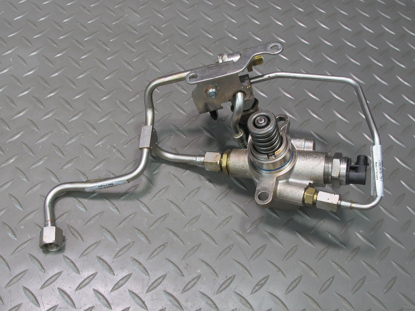 17-23 Porsche Panamera 971 2.9L High Pressure Fuel Pump w Lines