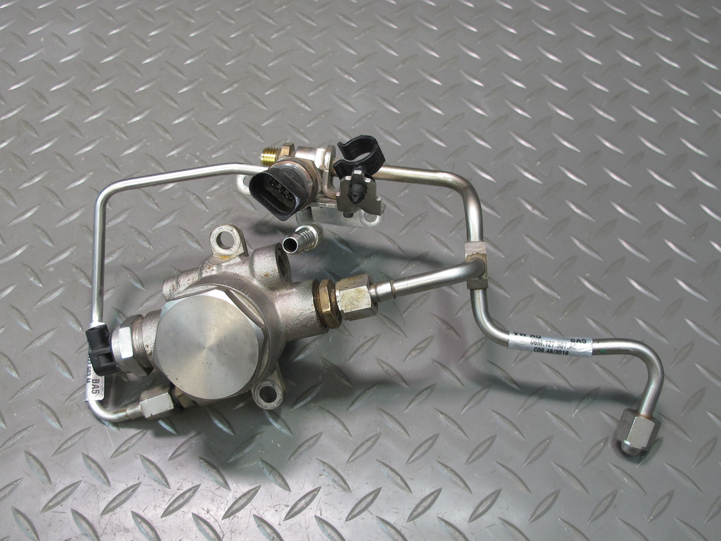 17-23 Porsche Panamera 971 2.9L High Pressure Fuel Pump w Lines