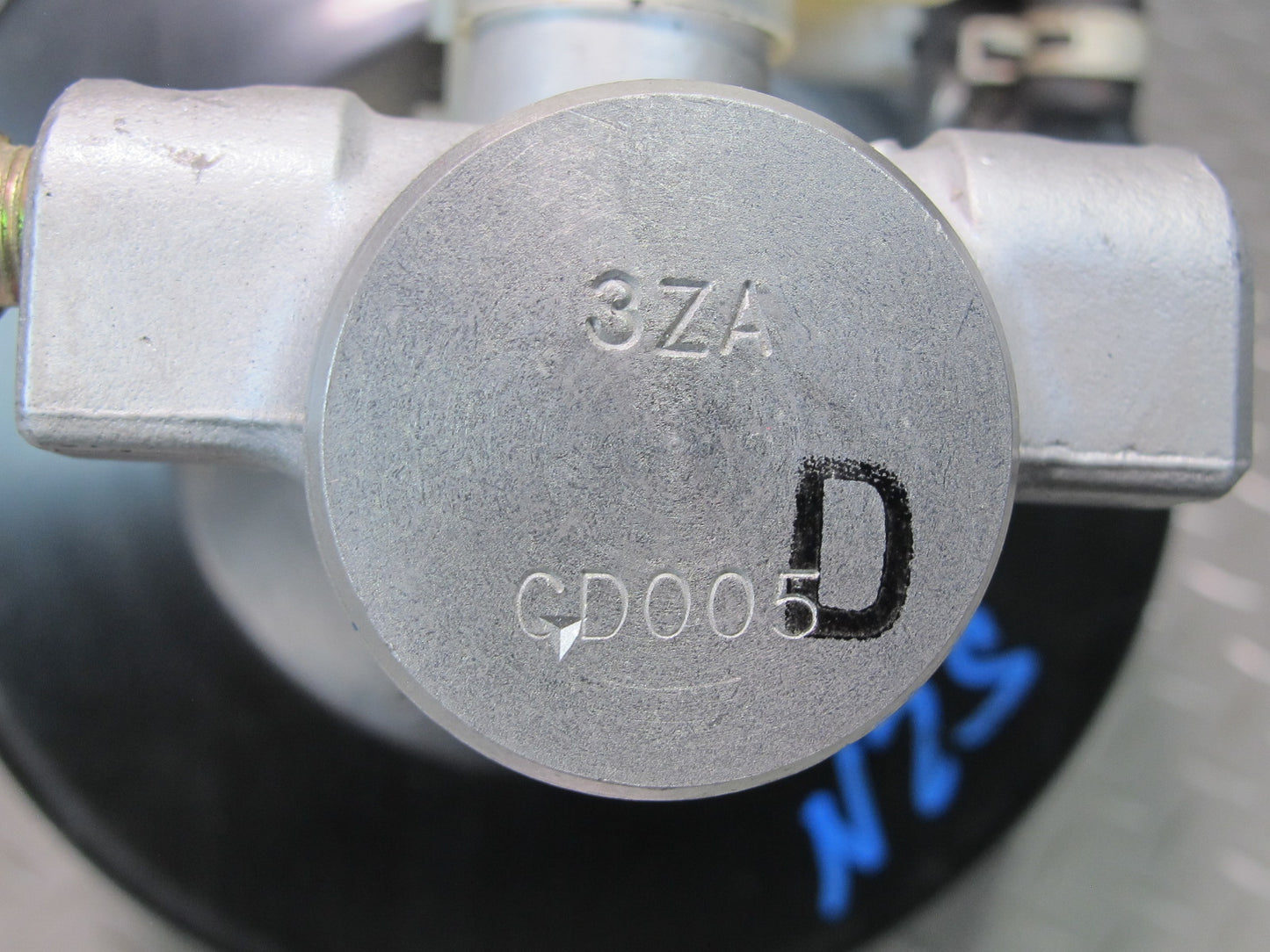 04-08 Nissan 350Z Brake Master Cylinder Booster Fluid Reservoir OEM