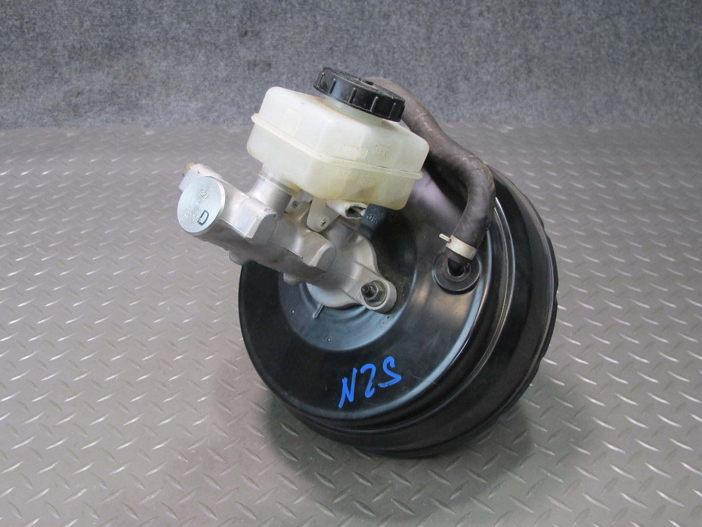 04-08 Nissan 350Z Brake Master Cylinder Booster Fluid Reservoir OEM