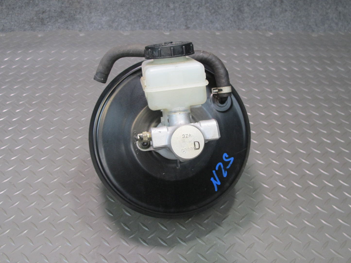 04-08 Nissan 350Z Brake Master Cylinder Booster Fluid Reservoir OEM