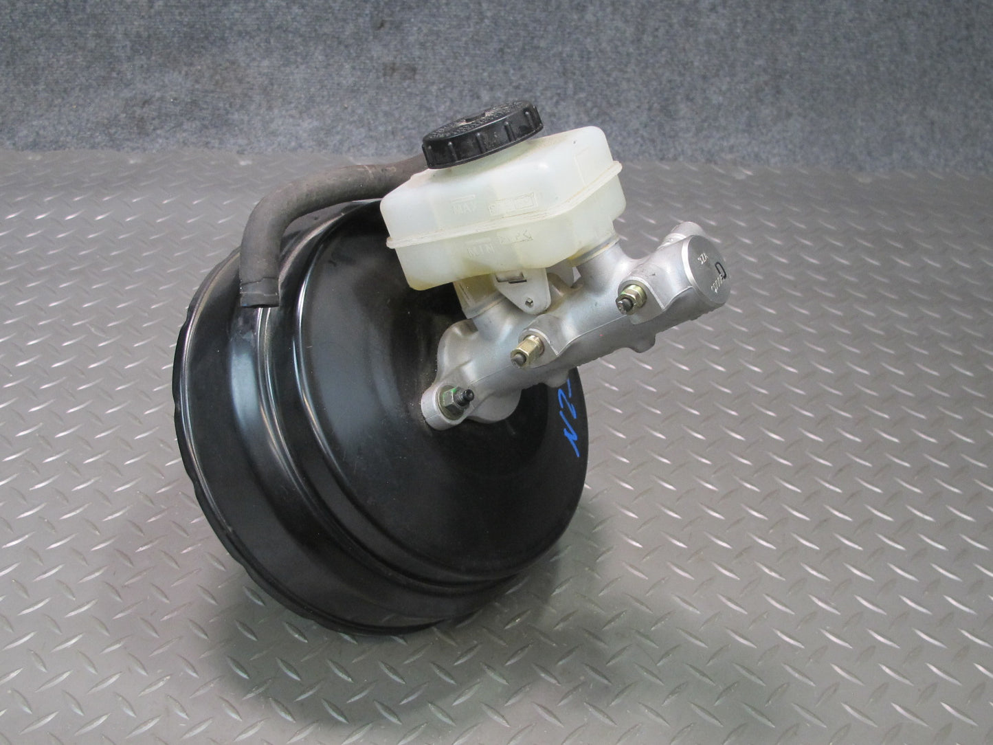 04-08 Nissan 350Z Brake Master Cylinder Booster Fluid Reservoir OEM