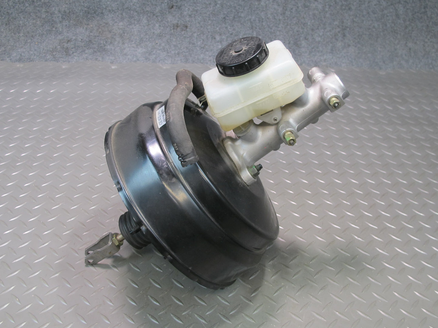 04-08 Nissan 350Z Brake Master Cylinder Booster Fluid Reservoir OEM