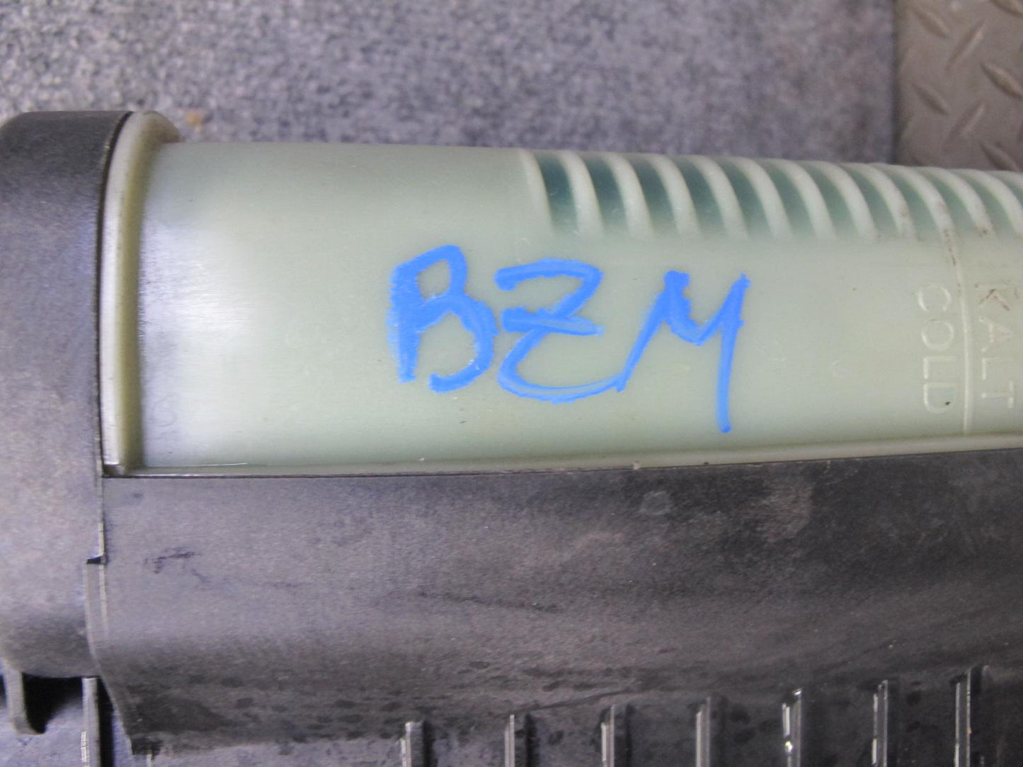 96-98 BMW E36/7 Z3 1.9L M44 Engine Cooling Radiator w Expension Reservoir