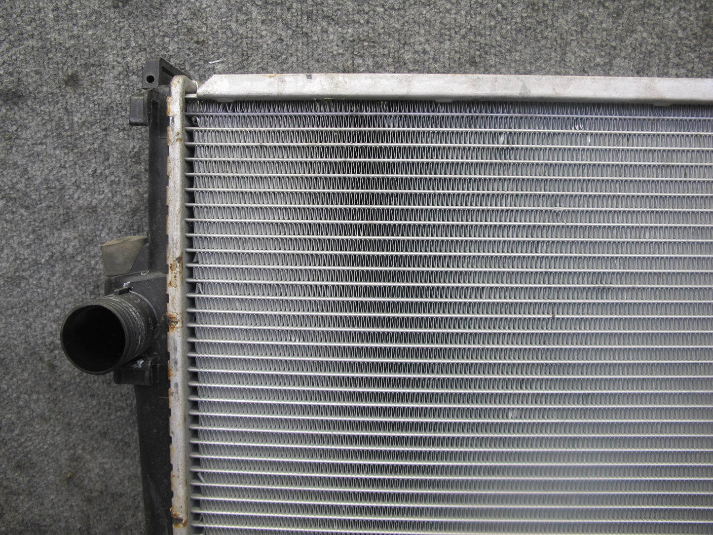 96-98 BMW E36/7 Z3 1.9L M44 Engine Cooling Radiator w Expension Reservoir