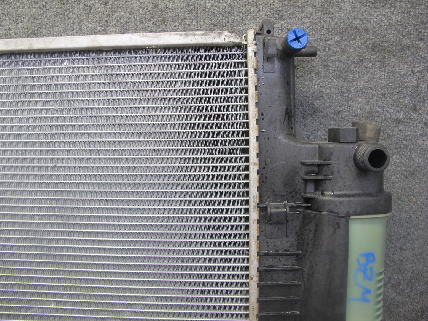 96-98 BMW E36/7 Z3 1.9L M44 Engine Cooling Radiator w Expension Reservoir