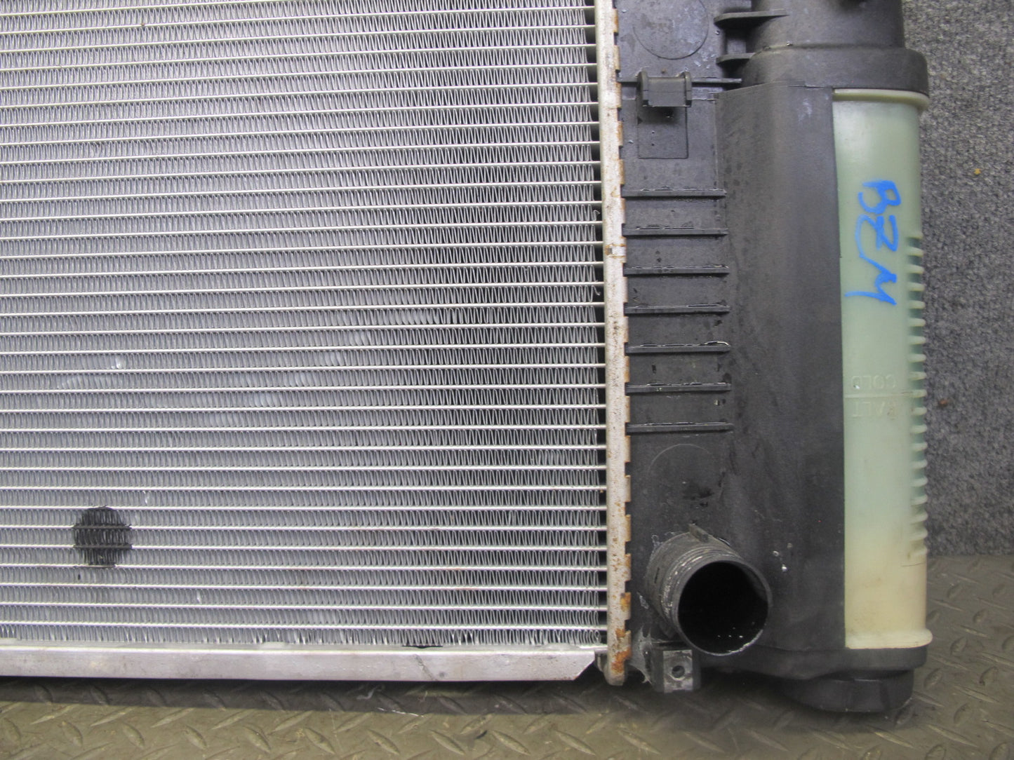 96-98 BMW E36/7 Z3 1.9L M44 Engine Cooling Radiator w Expension Reservoir