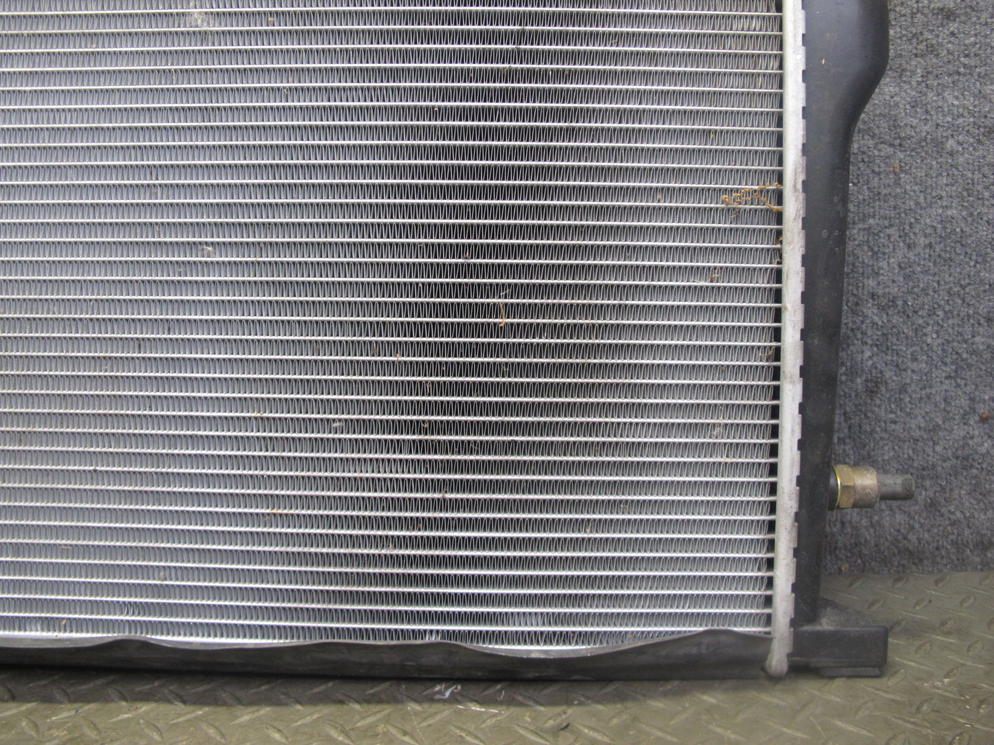 96-98 BMW E36/7 Z3 1.9L M44 Engine Cooling Radiator w Expension Reservoir