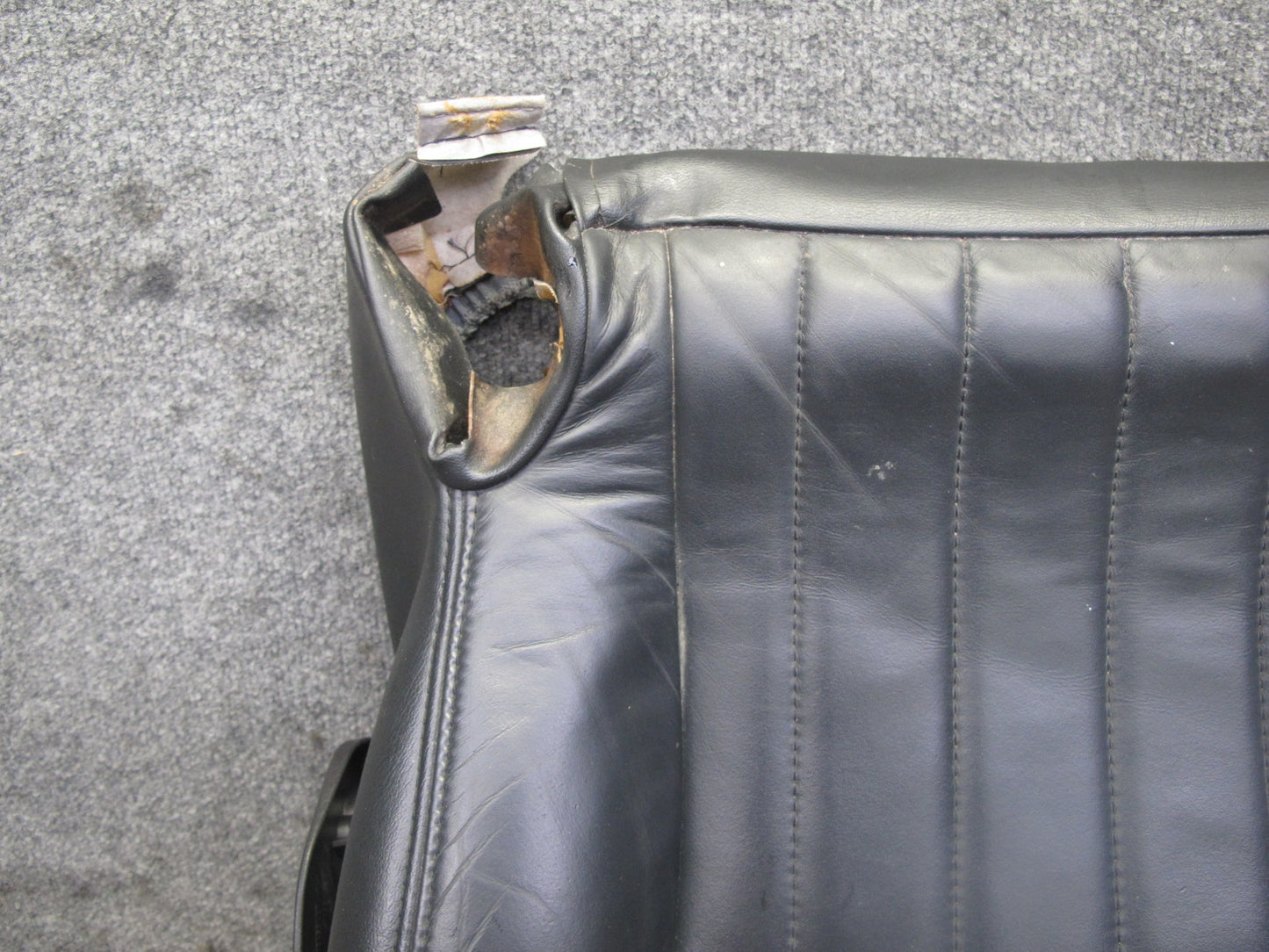 97-04 Chevrolet Corvette C5 Right Passenger Seat Lower Cushion Leather Black OEM