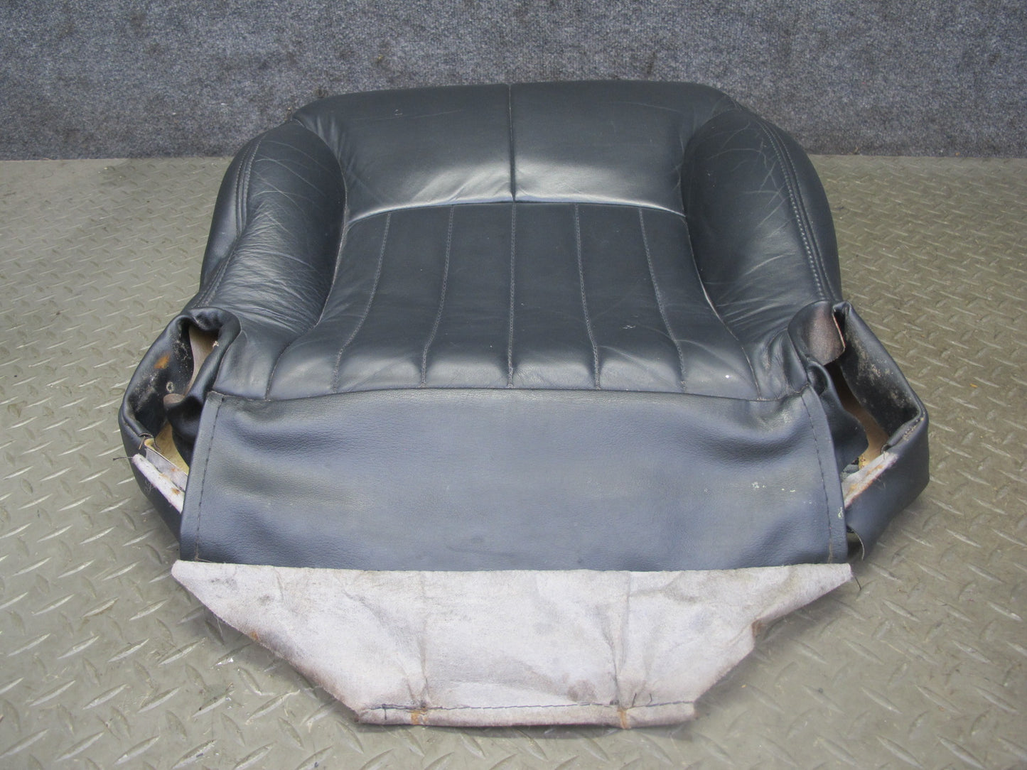 97-04 Chevrolet Corvette C5 Right Passenger Seat Lower Cushion Leather Black OEM