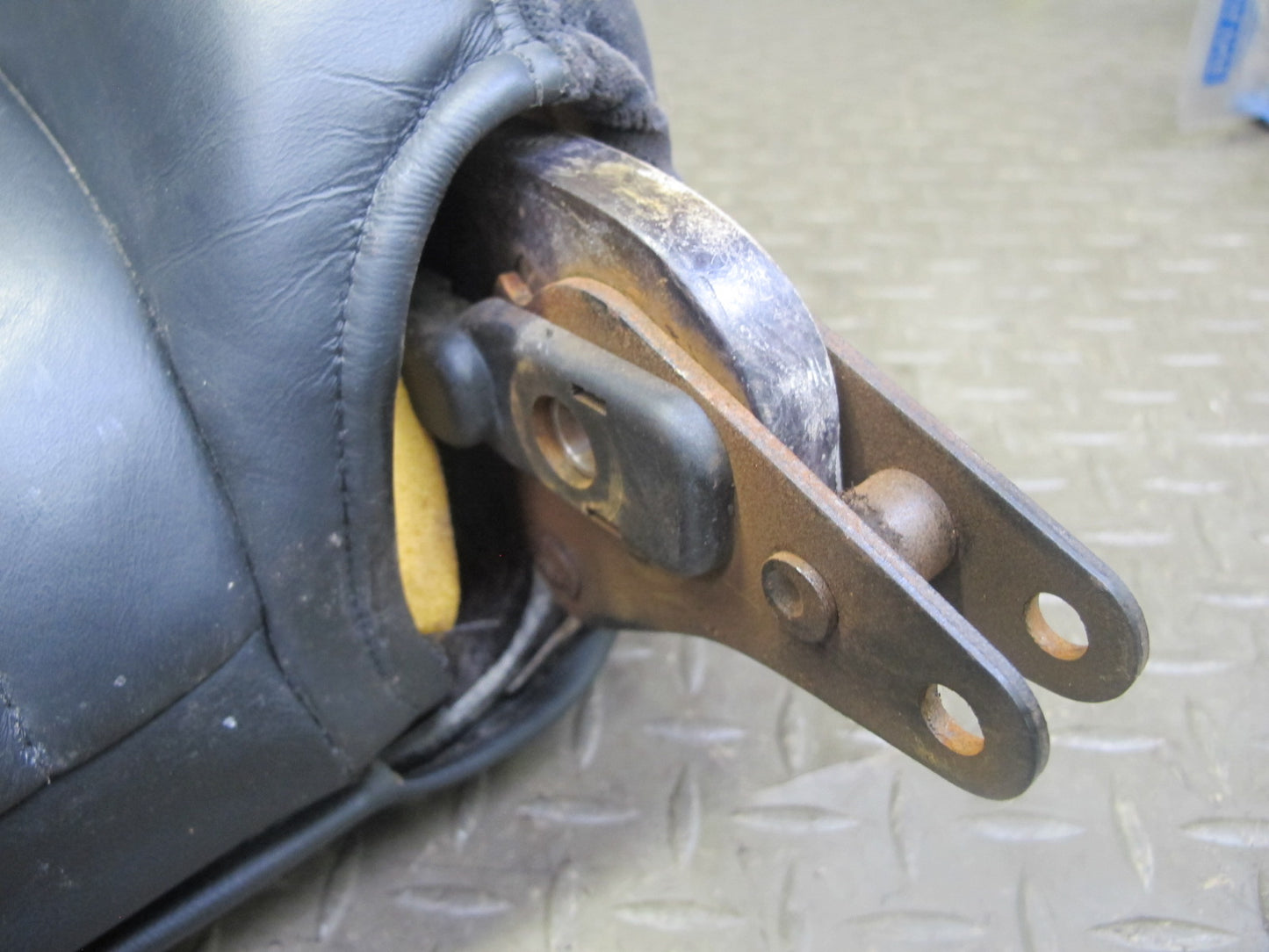 97-02 Chevrolet Corvette C5 Right Passenger Seat Upper Cushion Leather Black OEM