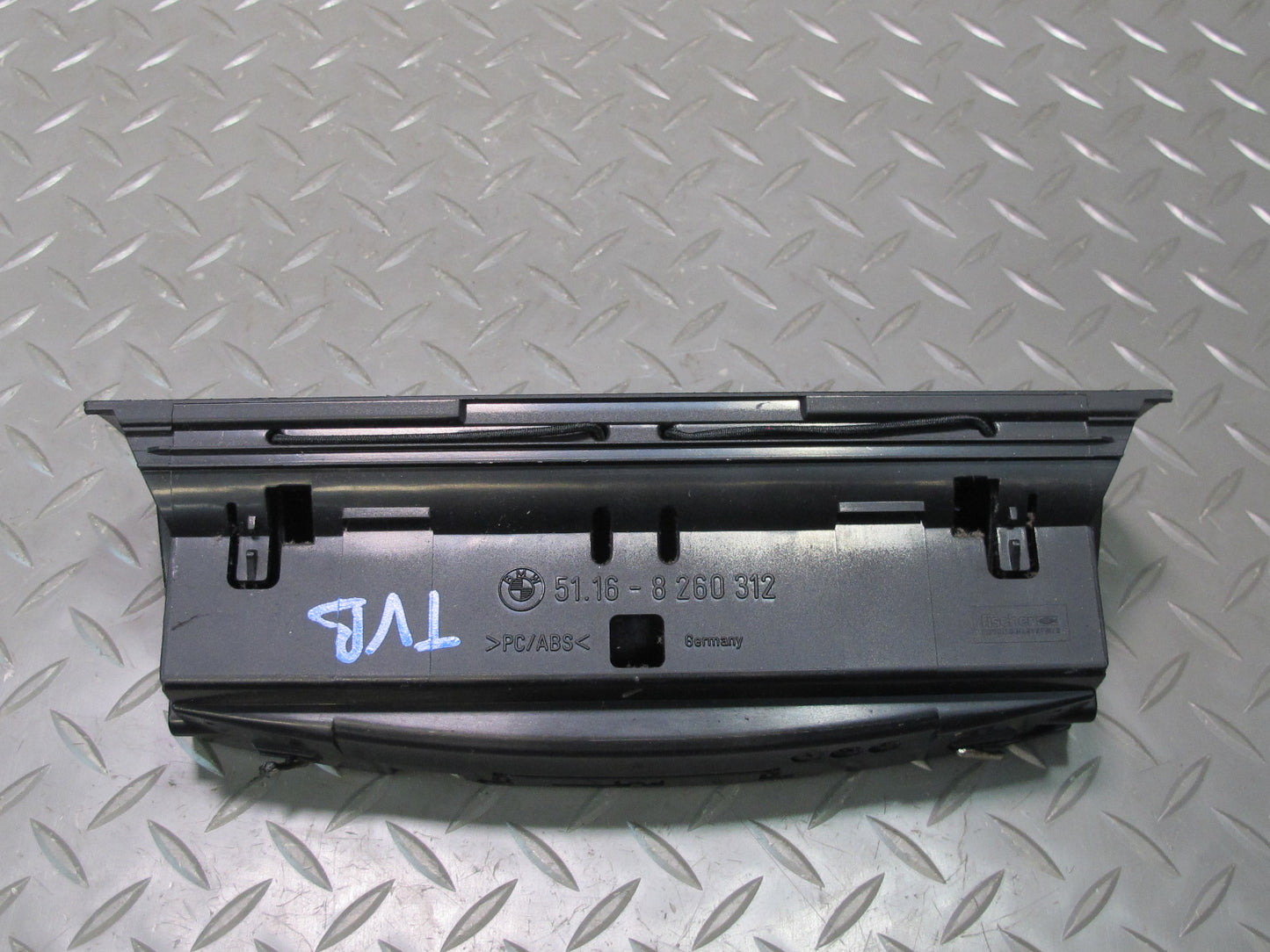 01-06 BMW E46 3-SERIES Front Center Console Glasses Tray Storage 8260312 OEM