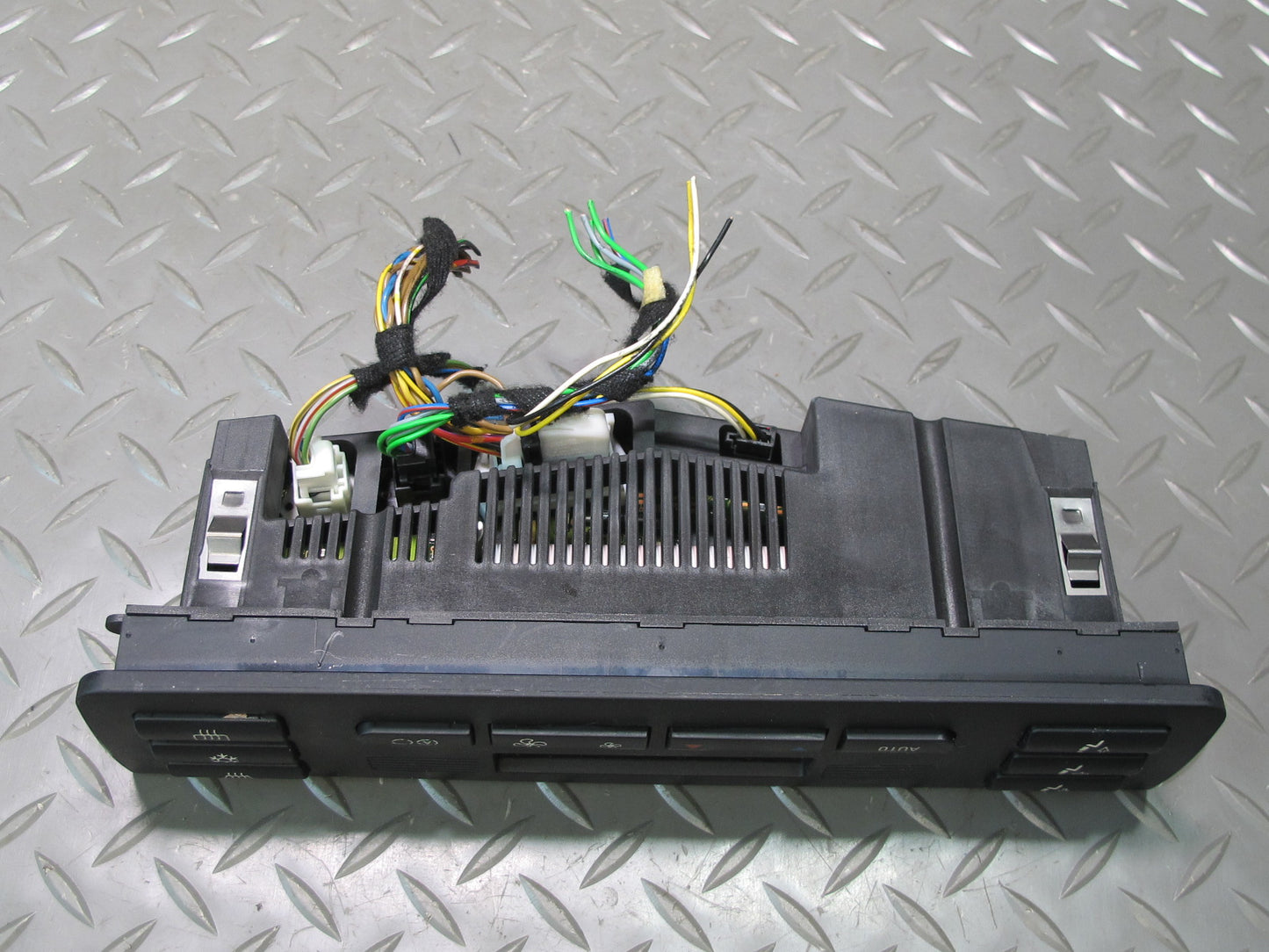 01-06 BMW E46 330Ci A/C Air Condition Climate Control Switch Panel 6914009 OEM