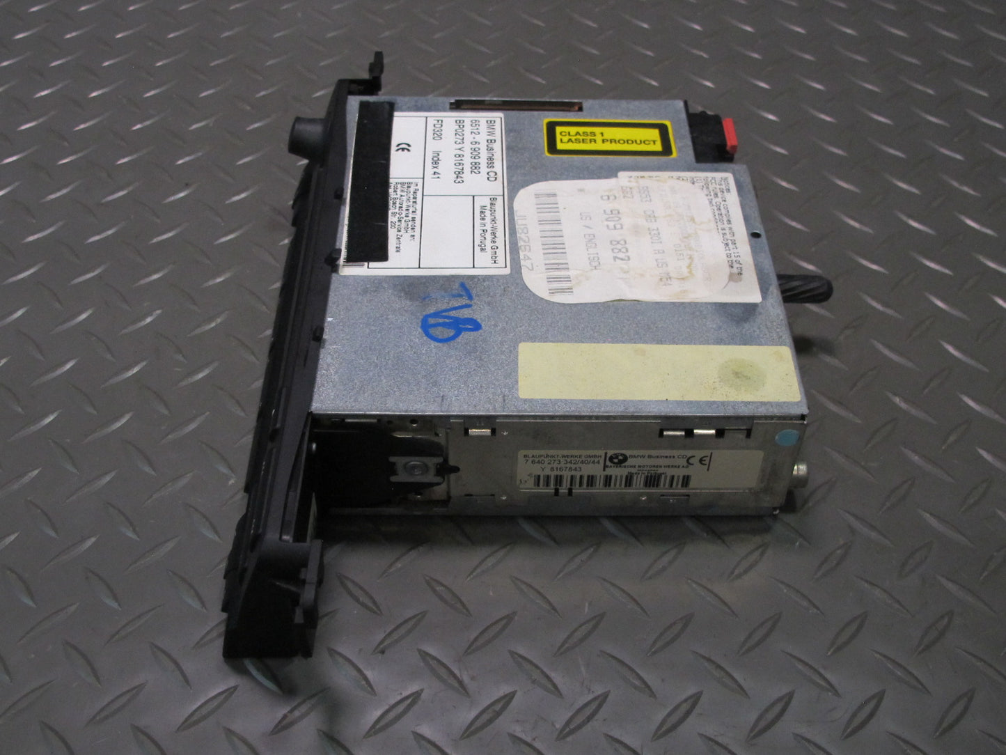 01-02 BMW E46 330Ci Radio Car Stereo CD Player Receiver 6909882 OEM