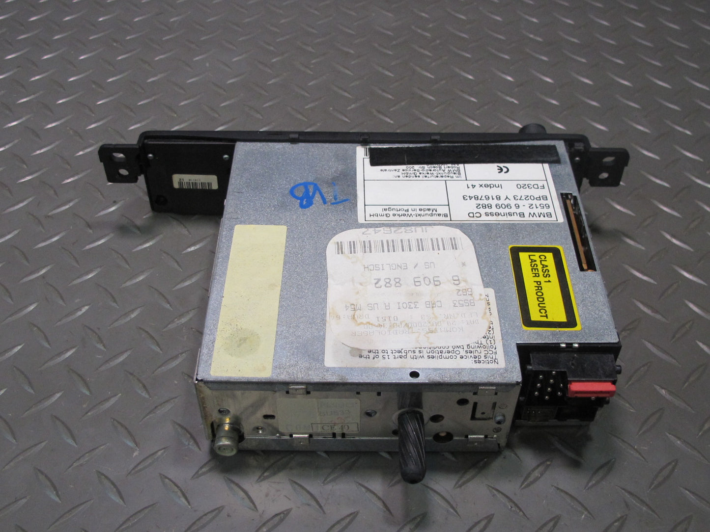 01-02 BMW E46 330Ci Radio Car Stereo CD Player Receiver 6909882 OEM