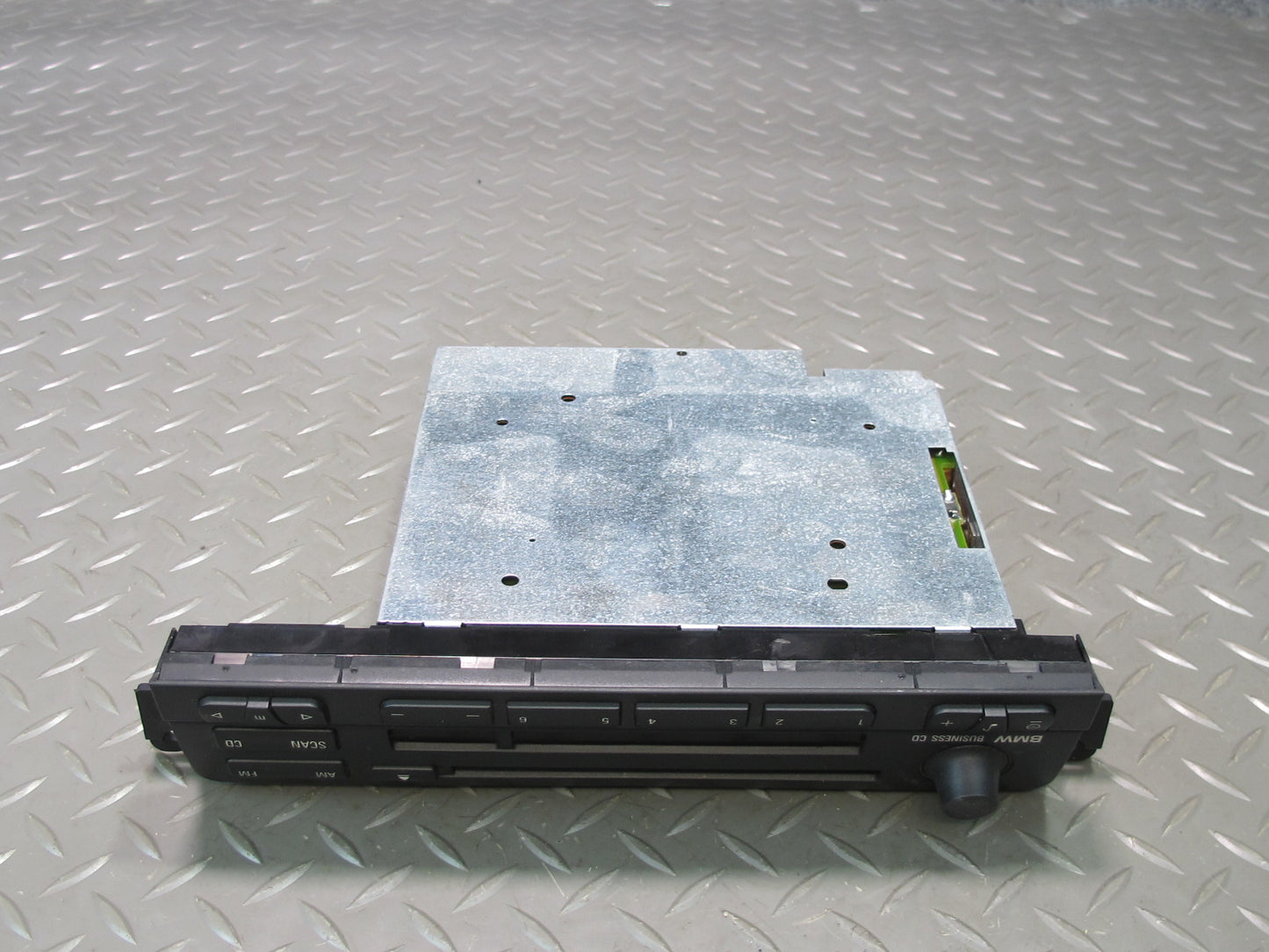 01-02 BMW E46 330Ci Radio Car Stereo CD Player Receiver 6909882 OEM