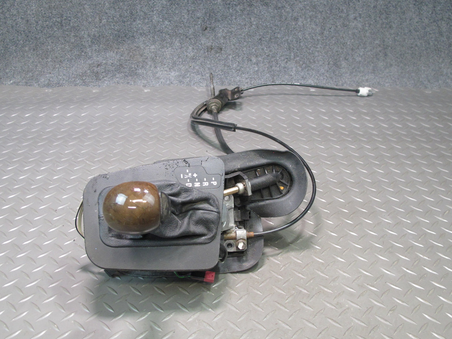 2001 BMW E46 330ci A/T Automatic Transmission Gear Shifter w Cable & Knob OEM