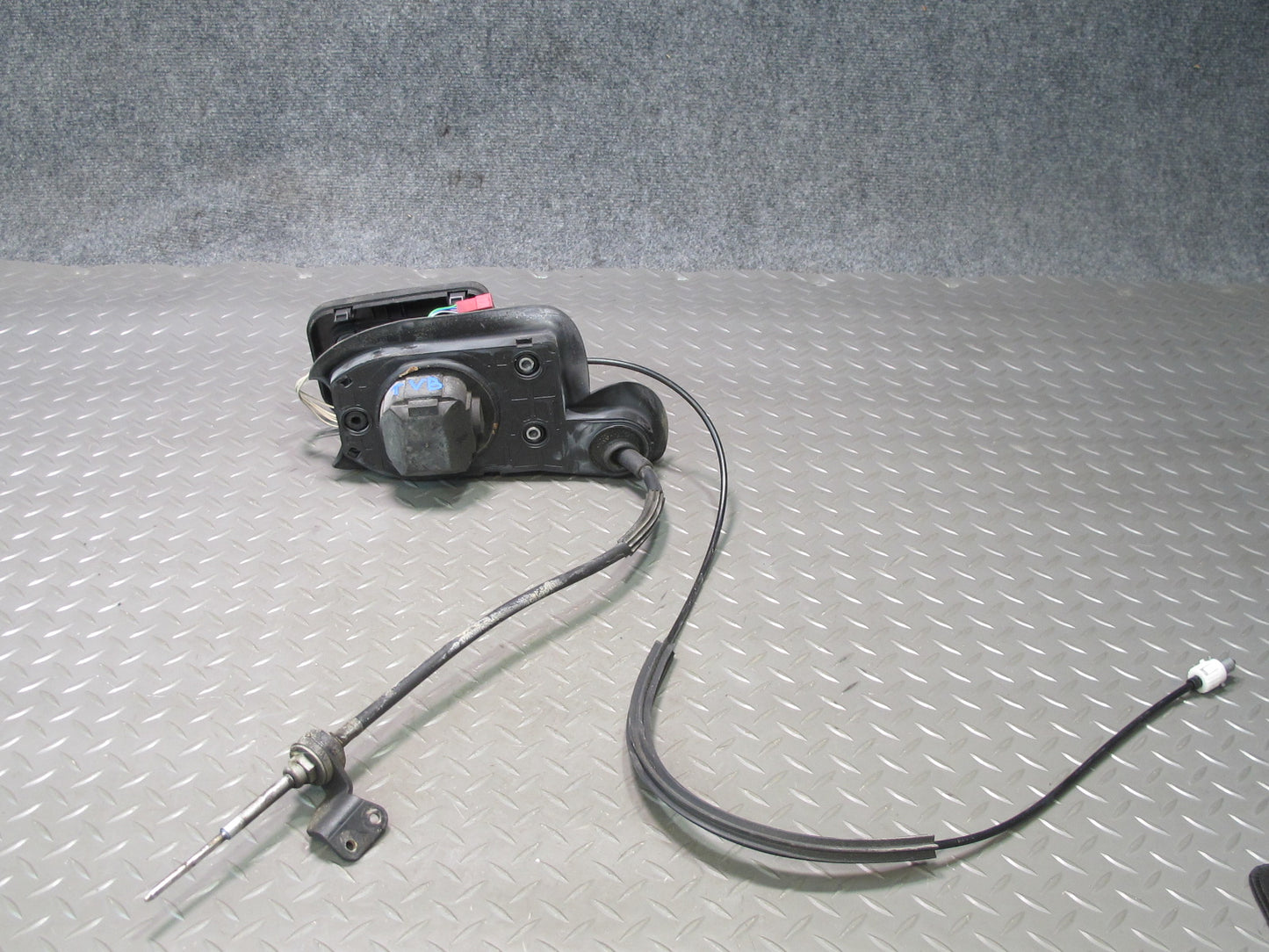 2001 BMW E46 330ci A/T Automatic Transmission Gear Shifter w Cable & Knob OEM