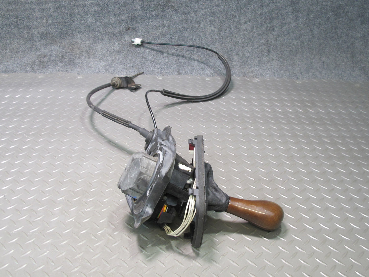 2001 BMW E46 330ci A/T Automatic Transmission Gear Shifter w Cable & Knob OEM