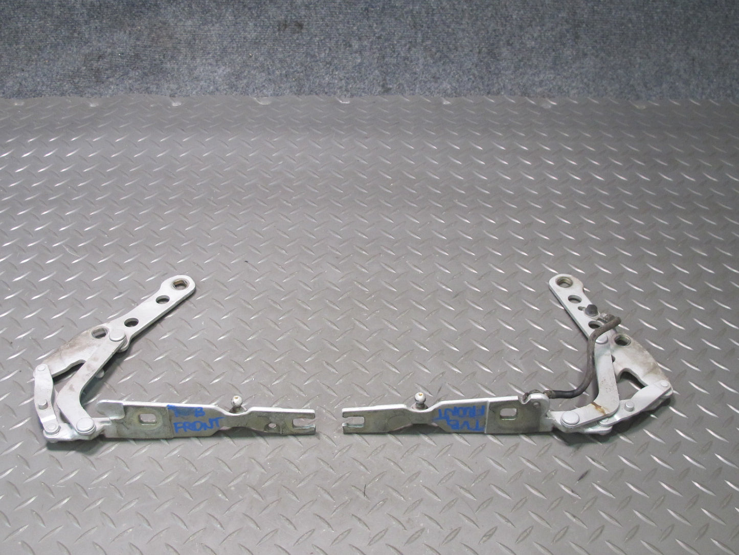 01-06 BMW E46 330Ci Set of 2 Front Left & Right Hood Hinge OEM
