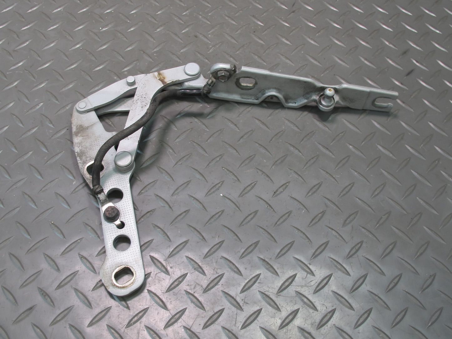 01-06 BMW E46 330Ci Set of 2 Front Left & Right Hood Hinge OEM