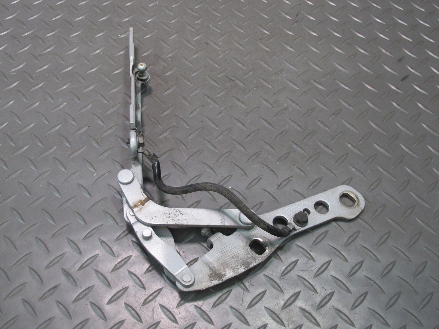 01-06 BMW E46 330Ci Set of 2 Front Left & Right Hood Hinge OEM