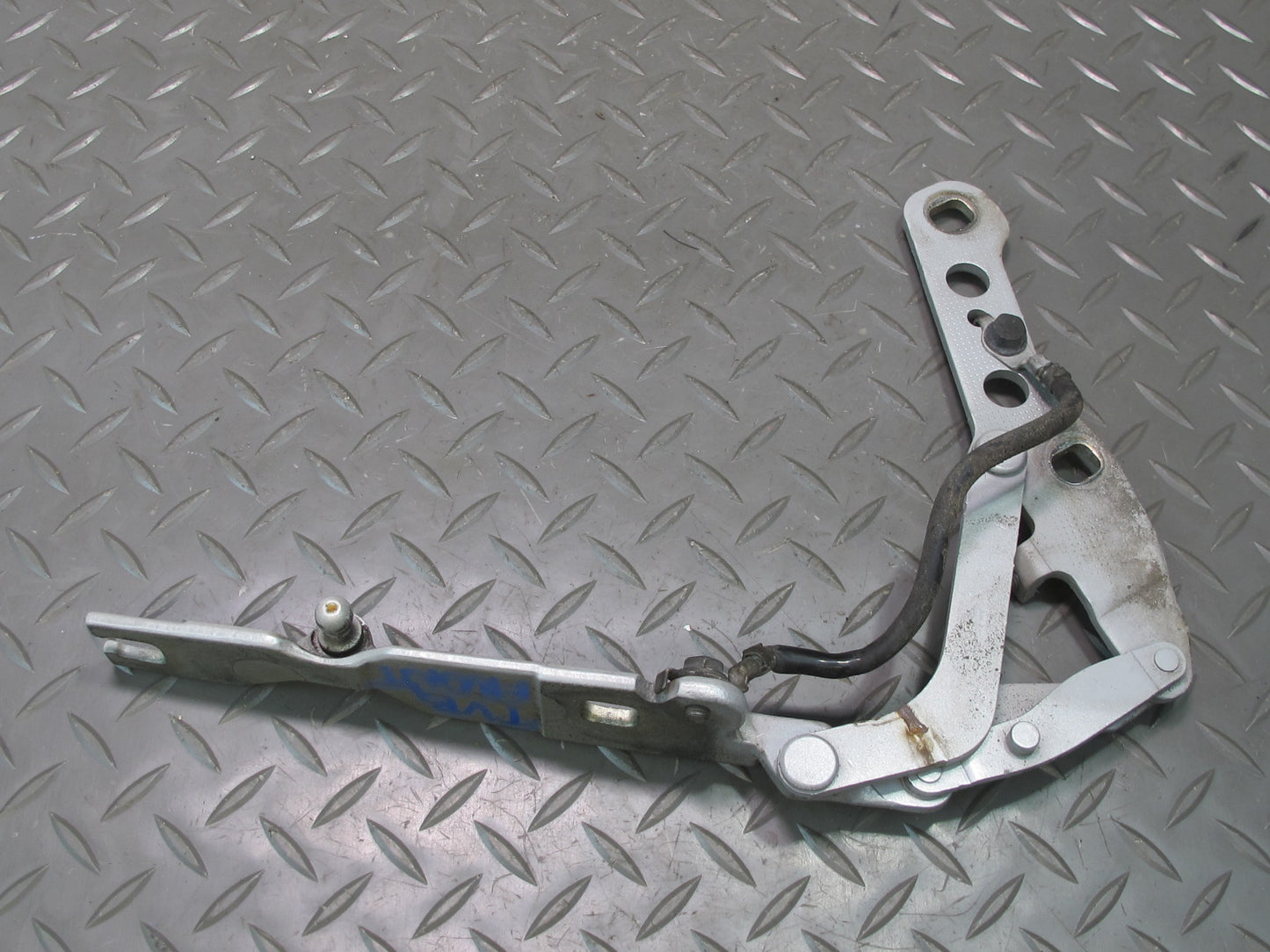 01-06 BMW E46 330Ci Set of 2 Front Left & Right Hood Hinge OEM