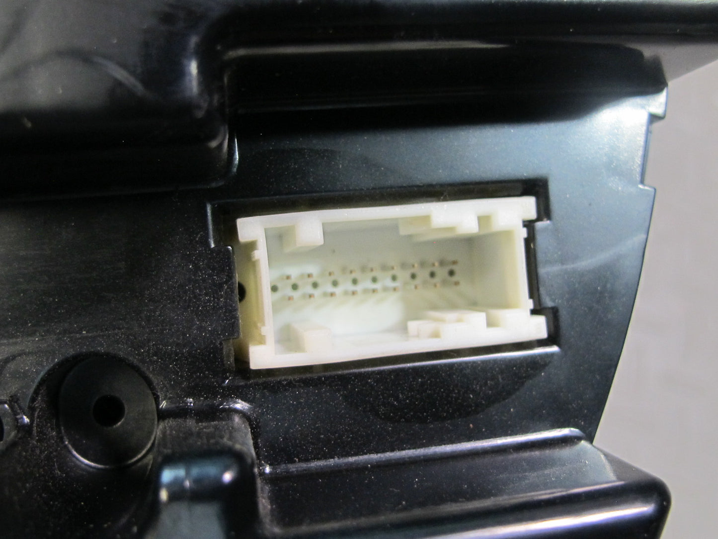 01-06 BMW E46 330Ci A/T Instrument Cluster Gauge Speedometer 6906881 OEM