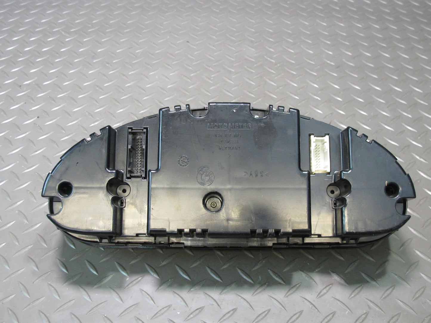 01-06 BMW E46 330Ci A/T Instrument Cluster Gauge Speedometer 6906881 OEM