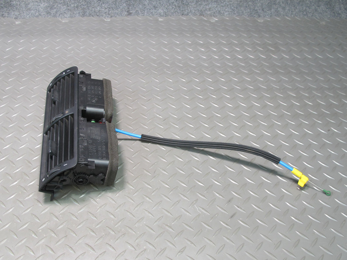 01-06 BMW E46 330ci Set of 3 Dash Front Left Center Right Air Vent Grille OEM