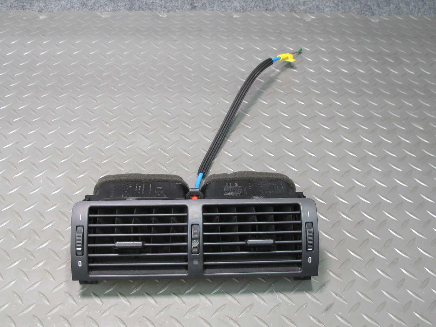 01-06 BMW E46 330ci Set of 3 Dash Front Left Center Right Air Vent Grille OEM