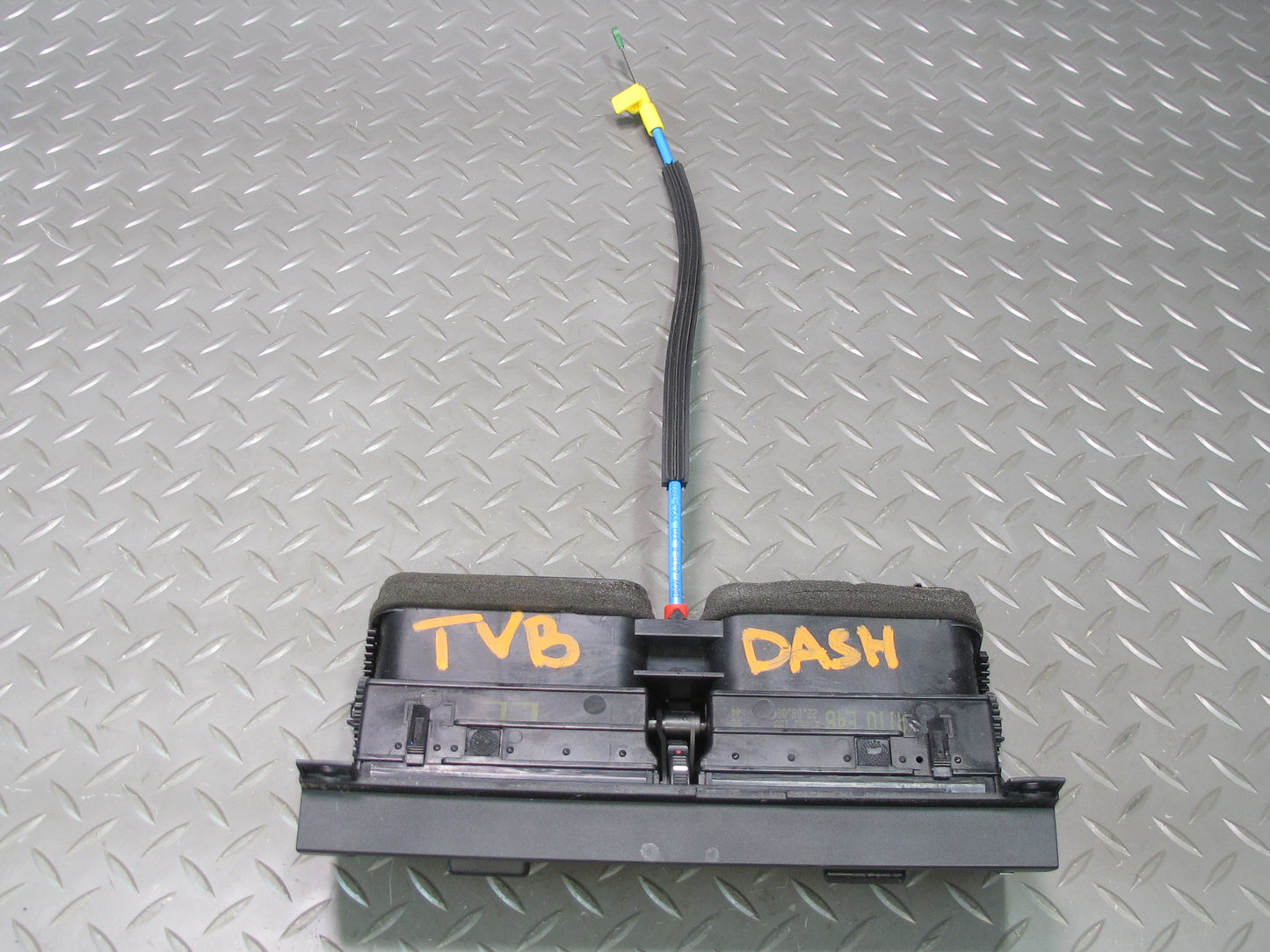 01-06 BMW E46 330ci Set of 3 Dash Front Left Center Right Air Vent Grille OEM