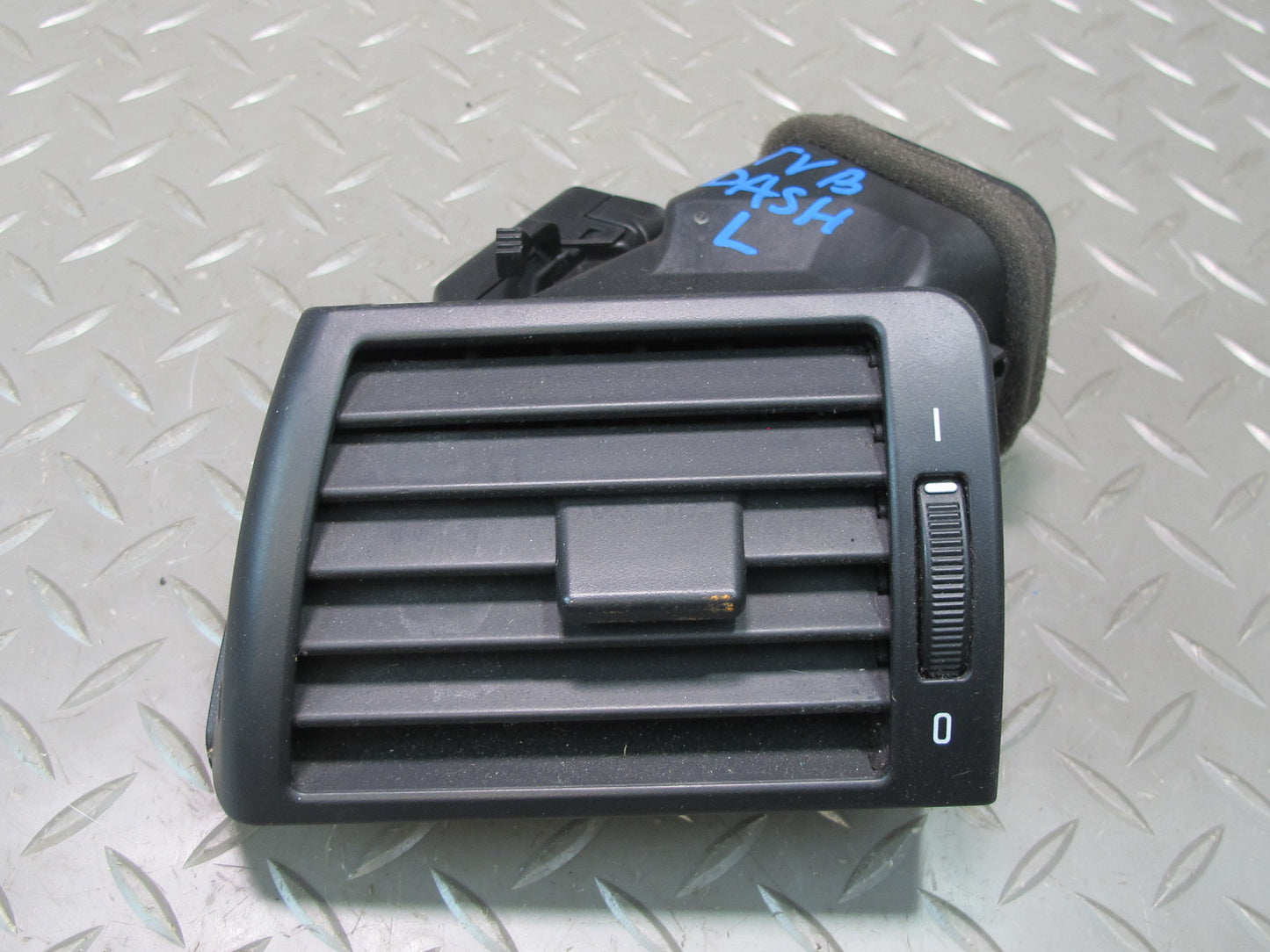 01-06 BMW E46 330ci Set of 3 Dash Front Left Center Right Air Vent Grille OEM