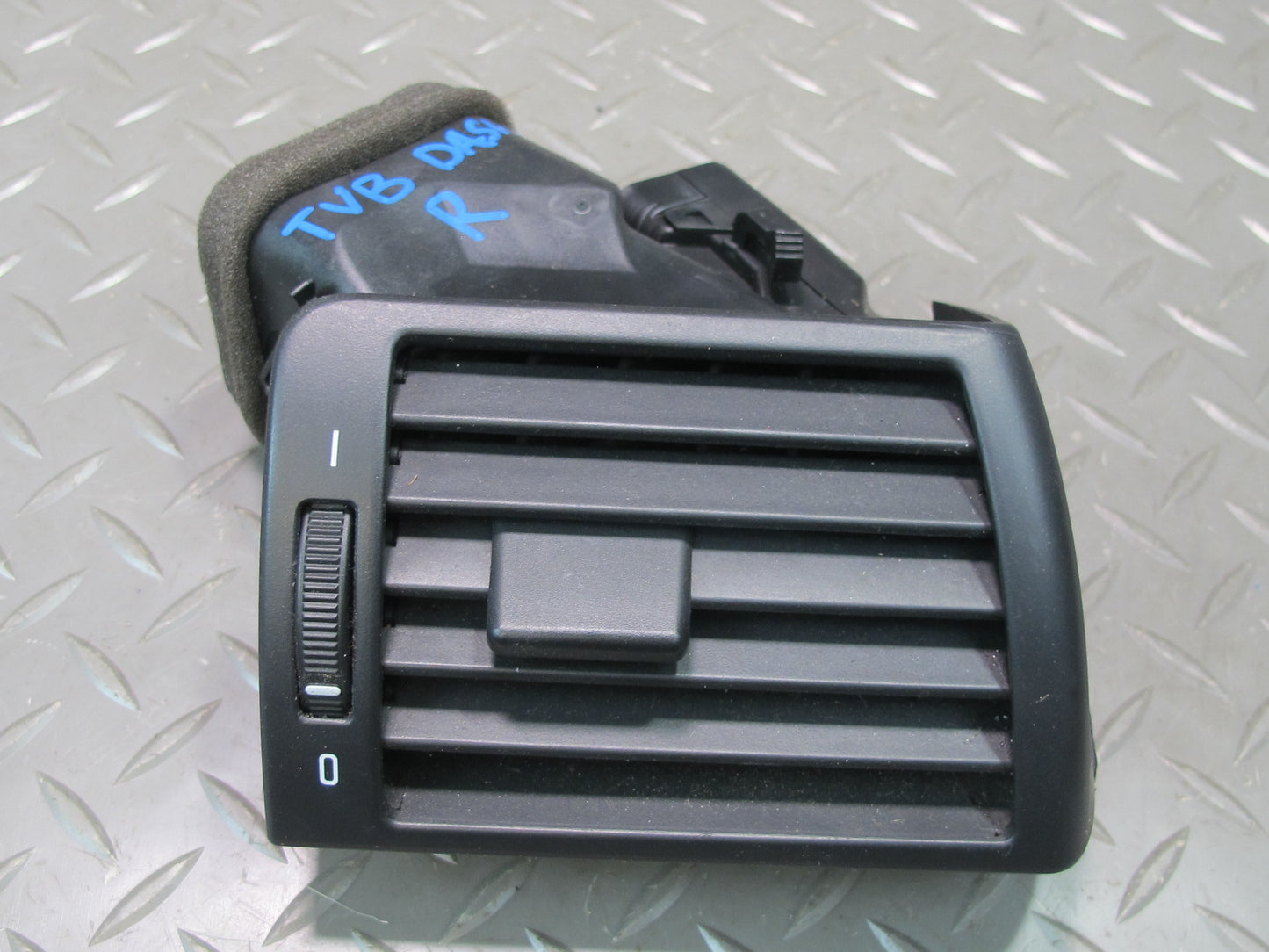 01-06 BMW E46 330ci Set of 3 Dash Front Left Center Right Air Vent Grille OEM