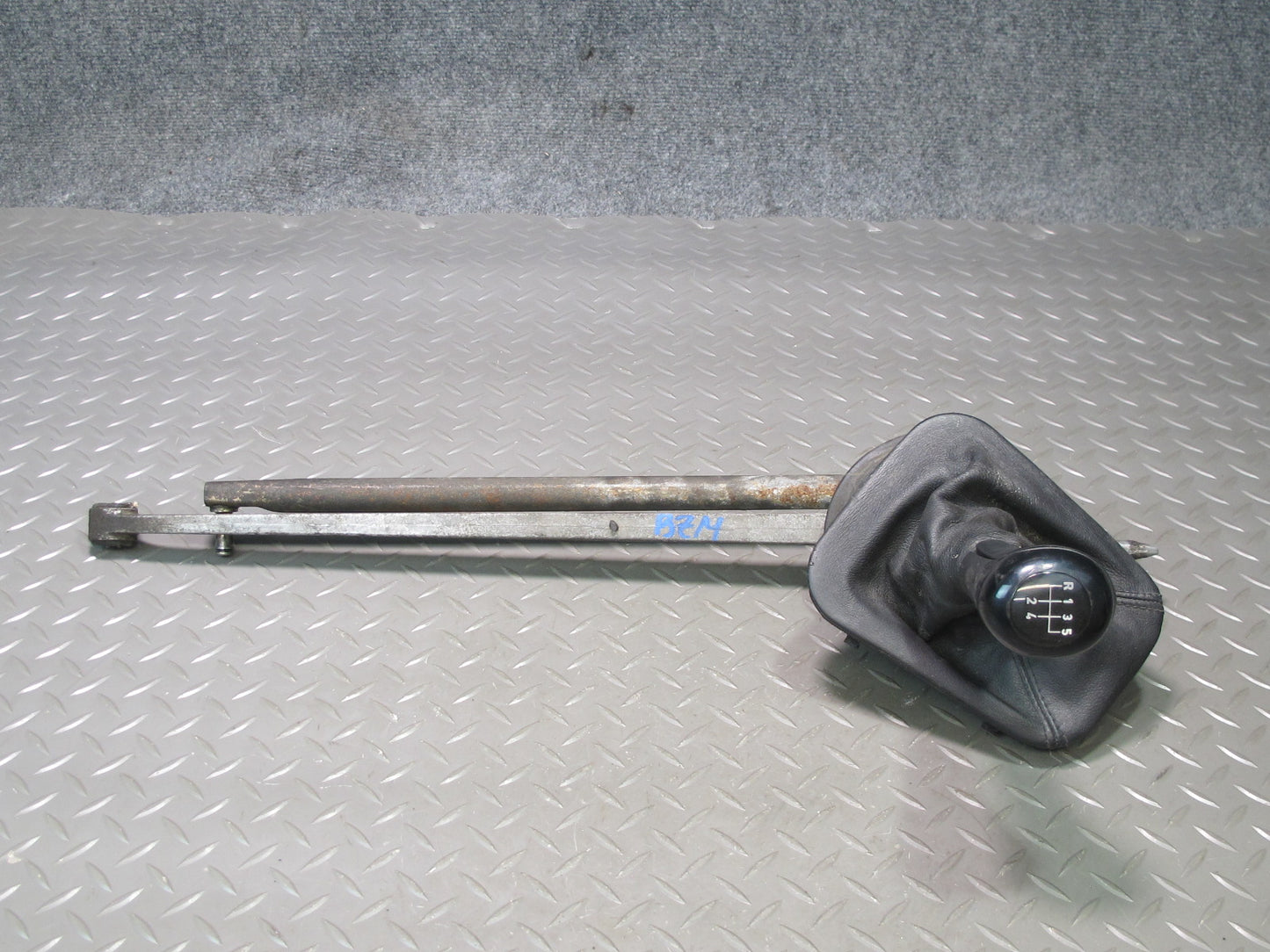 96-99 BMW E36/7 Z3 1.9L M44 M/T Gearshifter Arm Lever Rod w Boot & Knob Assy OEM