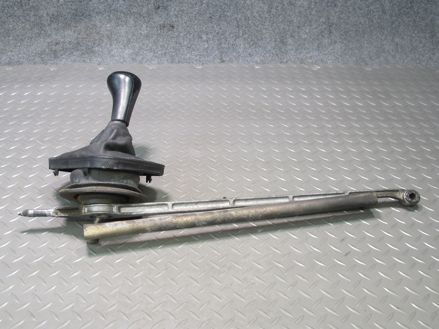 96-99 BMW E36/7 Z3 1.9L M44 M/T Gearshifter Arm Lever Rod w Boot & Knob Assy OEM