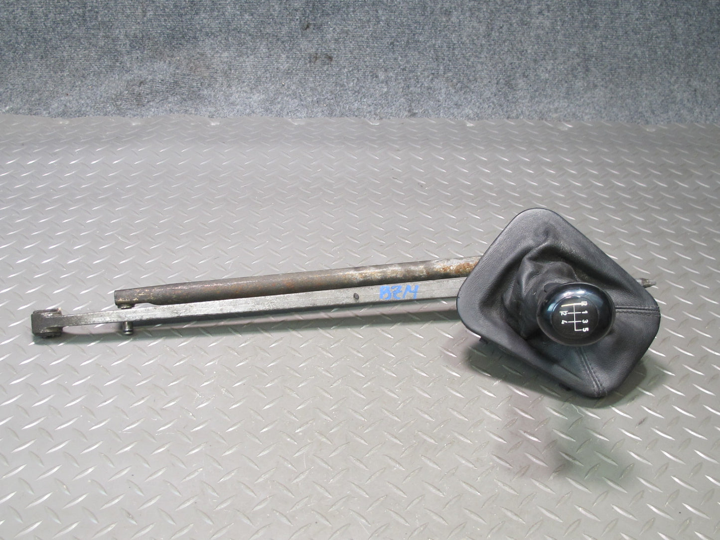 96-99 BMW E36/7 Z3 1.9L M44 M/T Gearshifter Arm Lever Rod w Boot & Knob Assy OEM